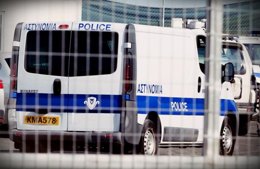 Αστυνομικός μπουμπούκι έκλεβε νεκρούς που μετέφερε στο νοσοκομείο!! Αστυνομικός μπουμπούκι έκλεβε νεκρούς που μετέφερε στο νοσοκομείο!!