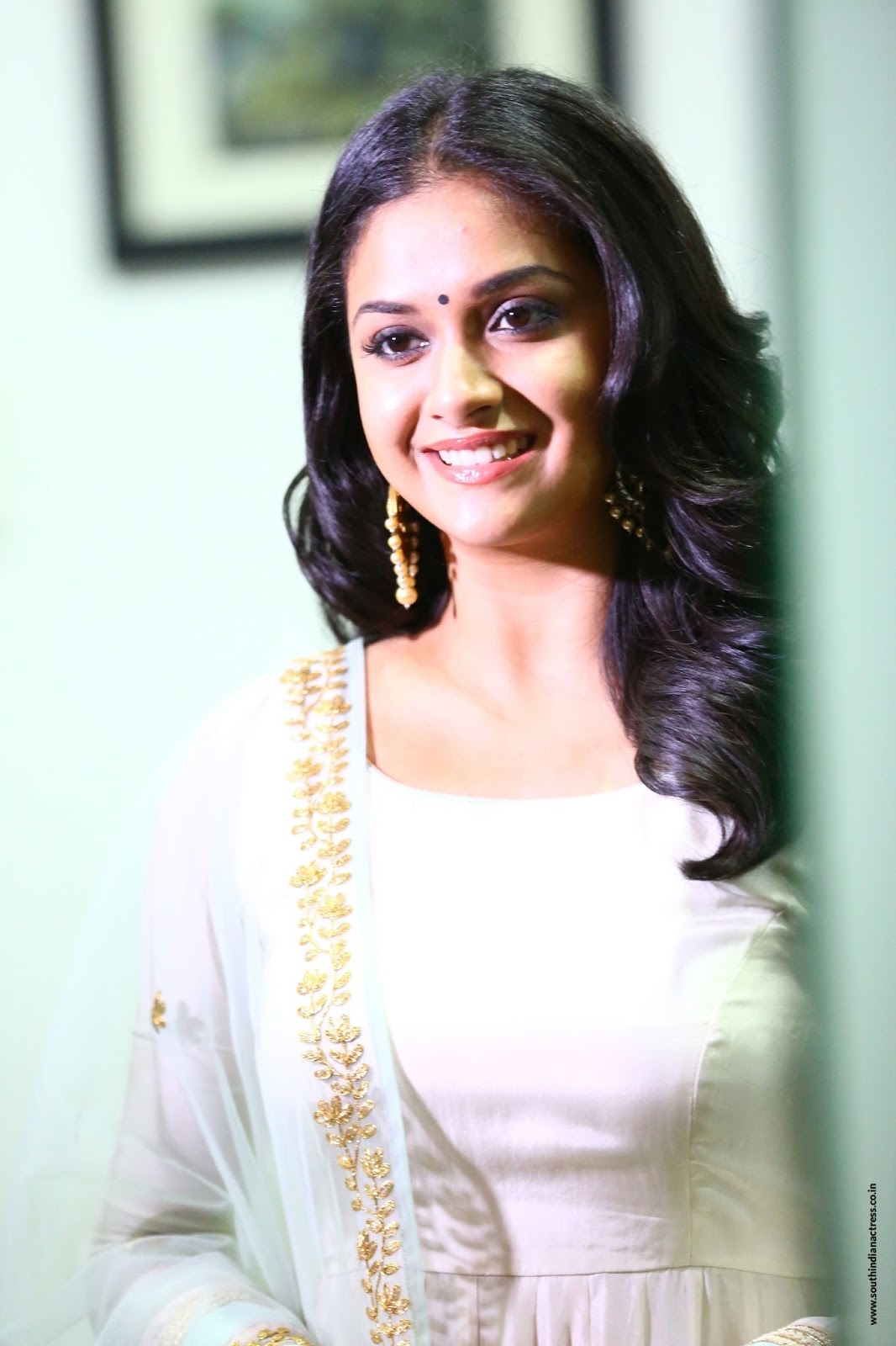 keerthy-suresh-white-cute+%25285%2529.jp