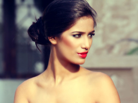 Sexy Indian Model Poonam Pandey Naked Wallpapers | miss mander to you