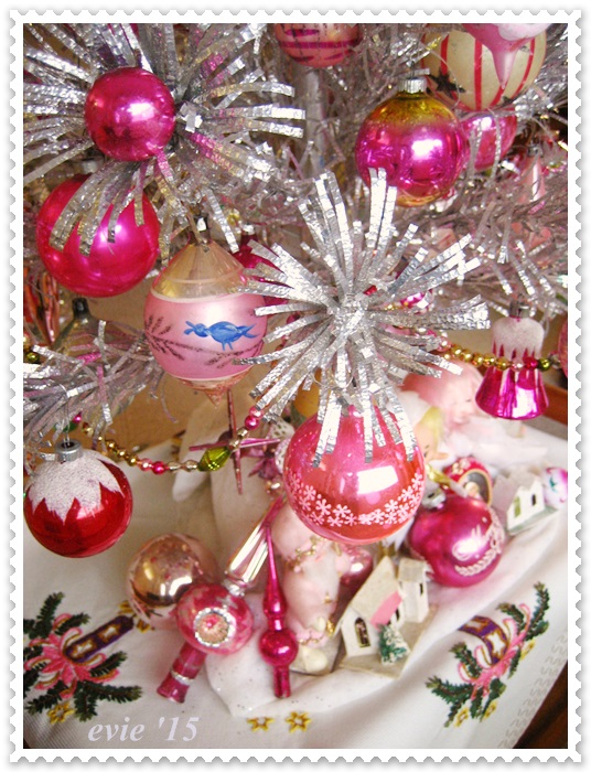 Vintage Finds, Mid Century and More at Evie's Haus Vintage Pink