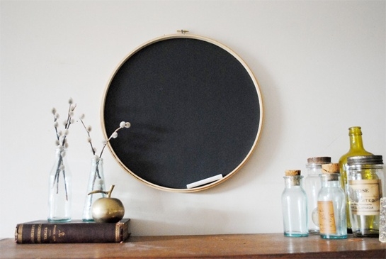 this embroidery hoop chalkboard is a creative DIY that adds a cute look to any space