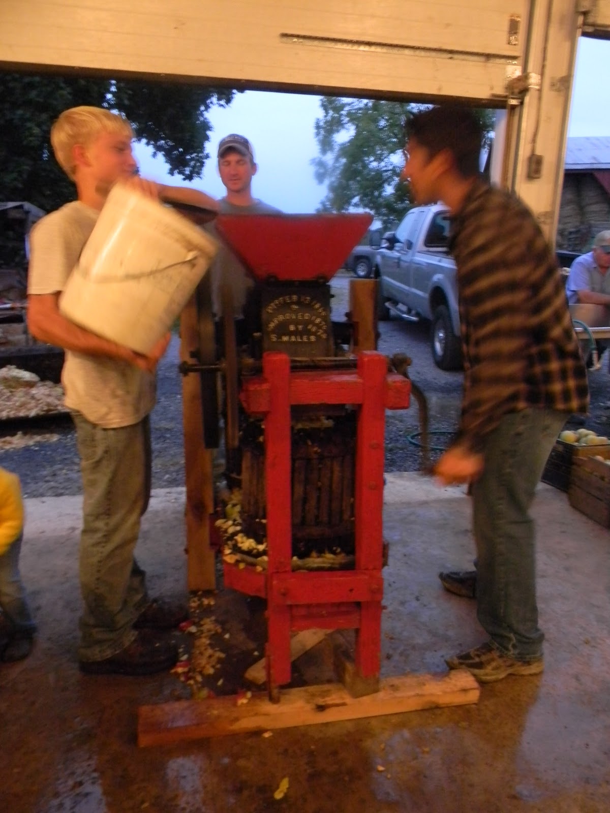 Home Joys Apple Cider Making
