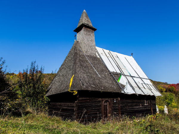 BISERICA DE LEMN DIN SATUL ALUN