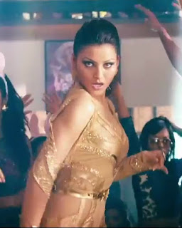 Urvashi Rautela In Daddy Mummy Song From Bhaag Johnny (28)
