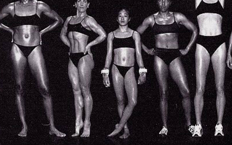 Descrição: Uma imagem mostrando 5 corpos de mulheres diferentes