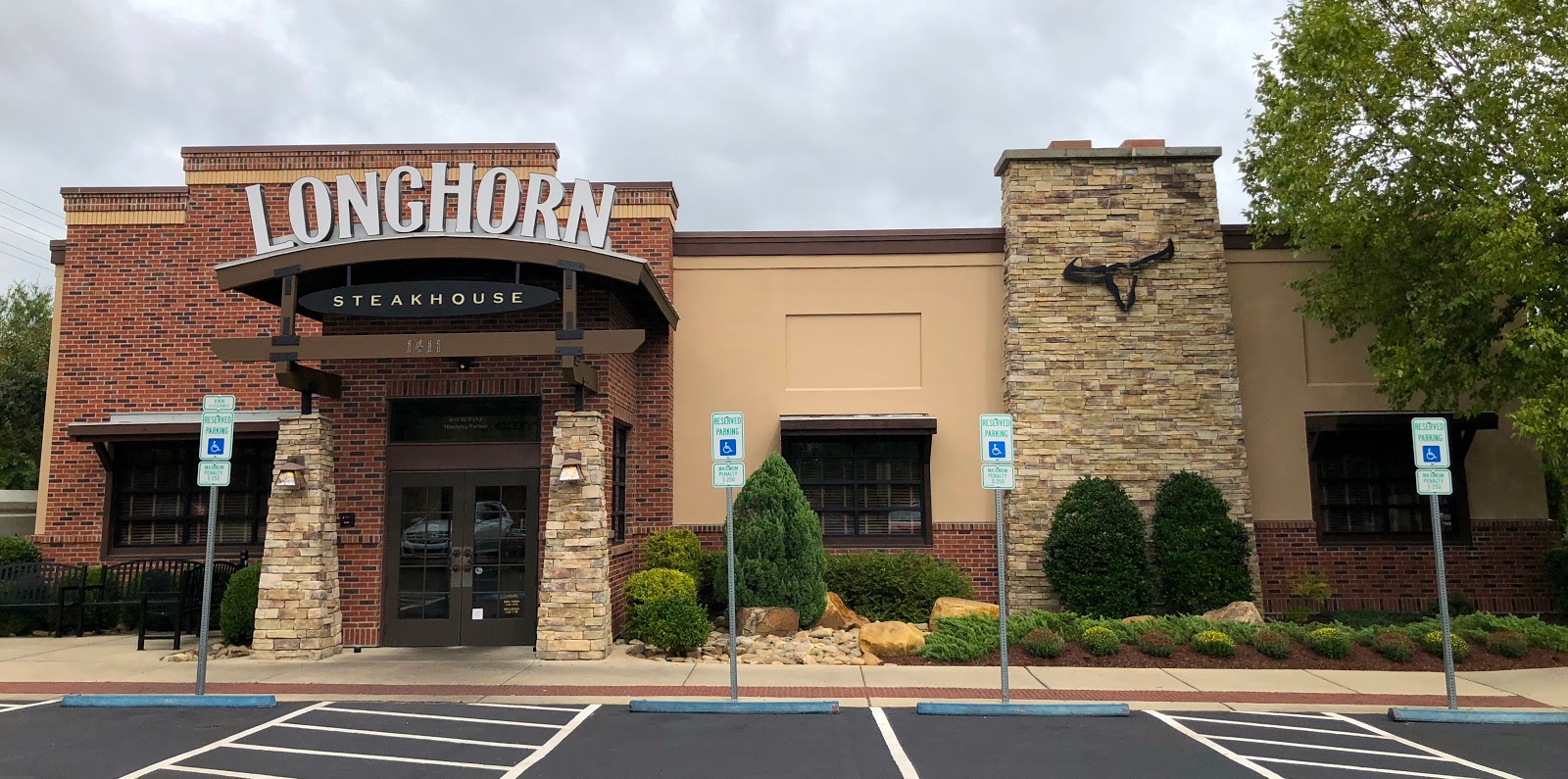 Longhorn Steakhouse Restaurant Review Apex, NC Blue Skies for Me Please