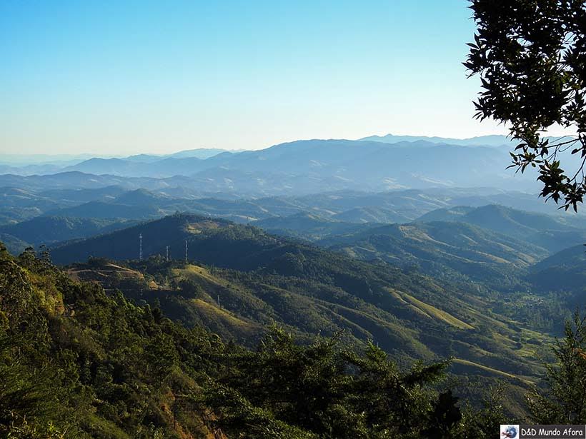 Mirante no Parque Amantikir: os jardins que falam em Campos do Jordão Mirante no Parque Amantikir: os jardins que falam em Campos do Jordão