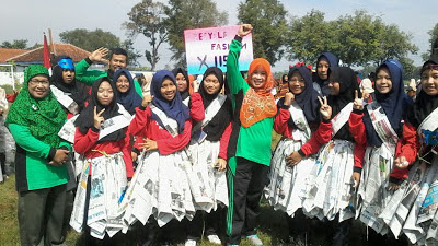 NIKEN WAHYUNI Mpd, AJAK SISWA SMAN 10 PURWOREJO, PAWAI. ( Sambil Memerangi Berita Hoax ).