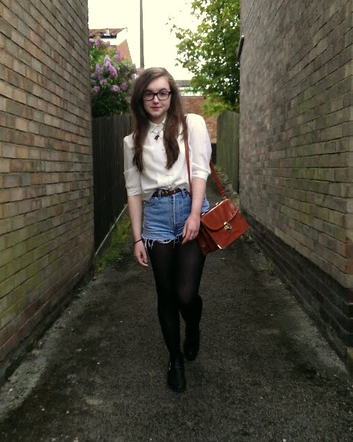 The Typical Aquarius | Style and Fashion Blog: Bit of Vintage - OOTD