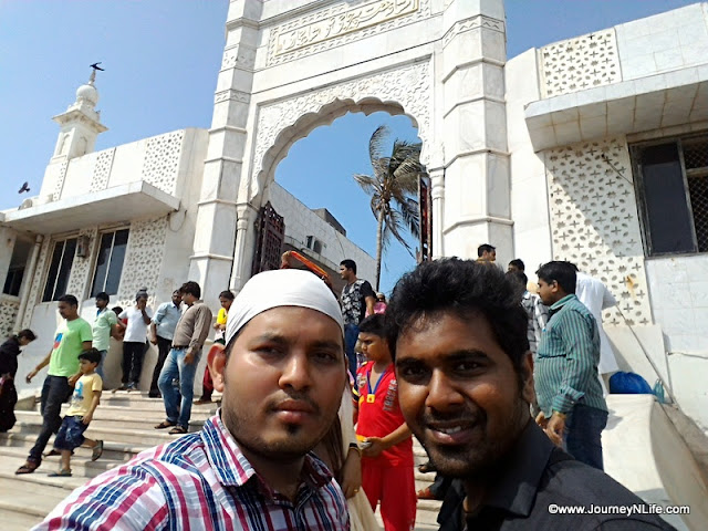 The Ideal Sufi shrine of Mumbai, Haji Ali Dargah!