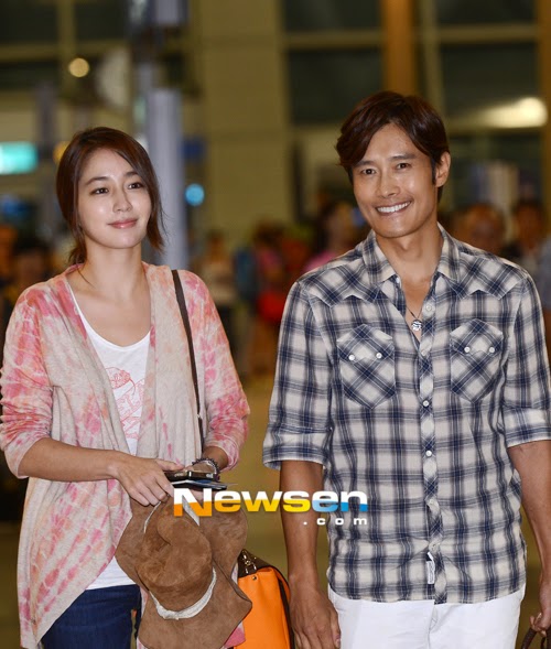¡Lee Min Jung actualmente está en Estados Unidos con Lee Byung Hun! ¡Lee Min Jung actualmente está en Estados Unidos con Lee Byung Hun!