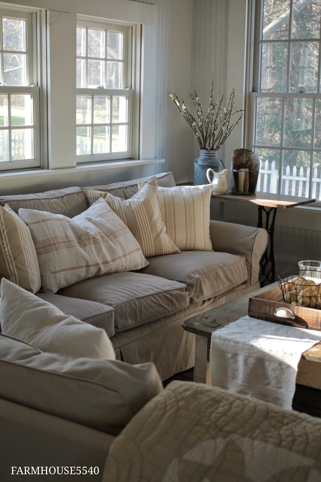 FARMHOUSE 5540 Our Farmhouse Kitchen Table
