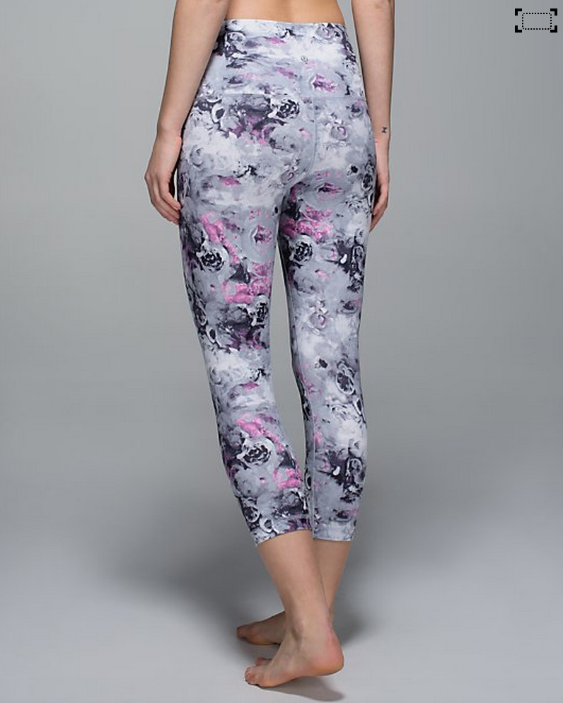 http://www.anrdoezrs.net/links/7680158/type/dlg/http://shop.lululemon.com/products/clothes-accessories/crops-yoga/Wunder-Under-Crop-II-Roll-Down?cc=17484&skuId=3600832&catId=crops-yoga