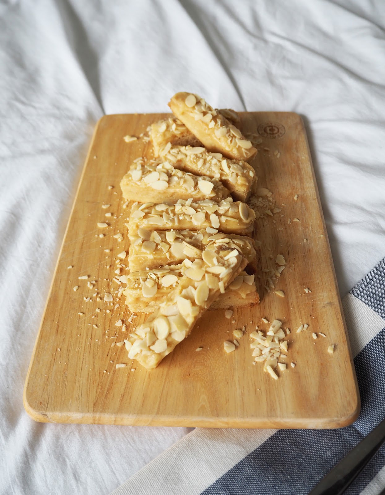 Ginger and almond shortcake slices