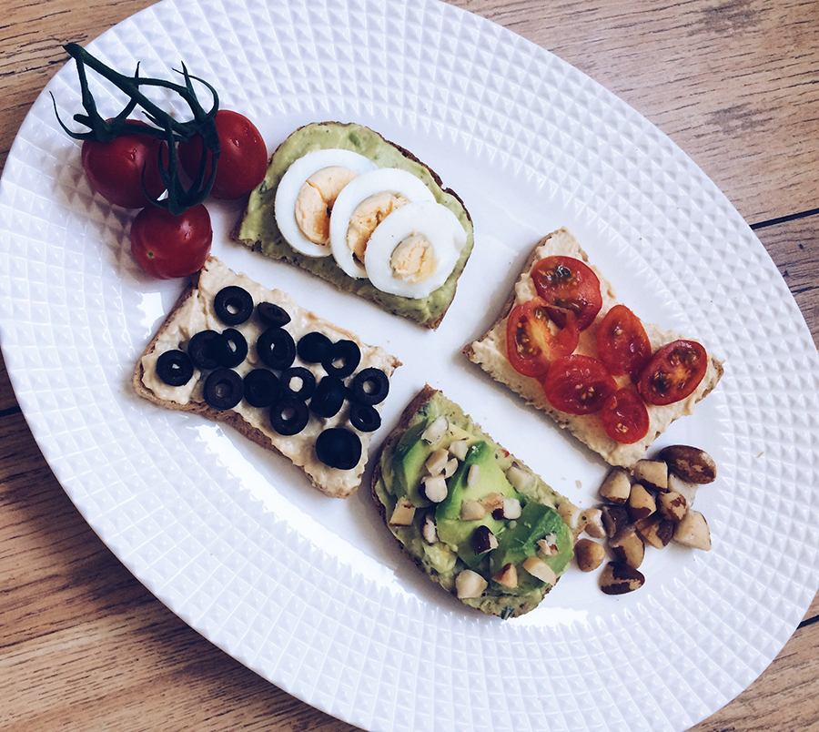 HUMMUS & GUACAMOLE SANDWICHES
