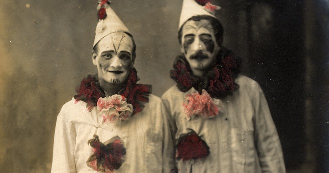 27 Hilarious Vintage Photos of People Dressed in Pierrot from the Early ...