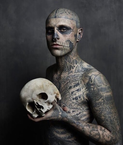 E' morto Rick Genest, il modello Zombie Boy di Lady Gaga. E' morto Rick Genest, il modello Zombie Boy di Lady Gaga.
