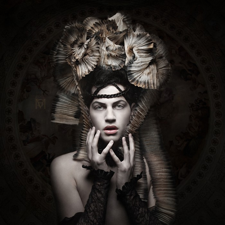 авангардный образ. современный балет. вивьен вествуд панк стиль. драг квин с бородой. эпатаж в искусстве.