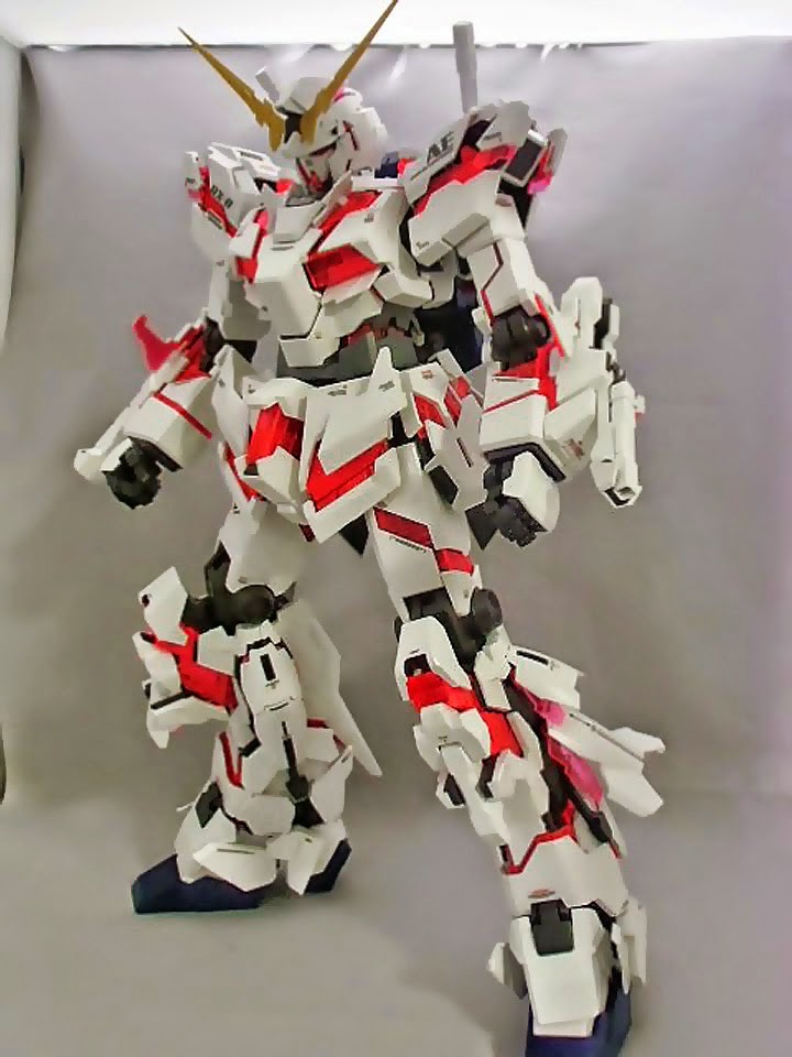 Perfect Grade Unicorn Gundam with LED Sample Builds Gundam Kits Collection News and Reviews