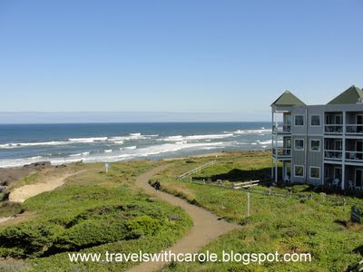 exterior of Overleaf Lodge & Spa in Yachats, Oregon
