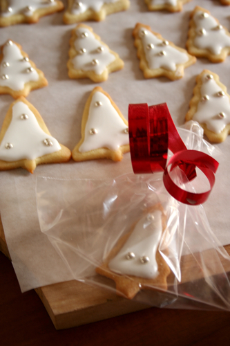 Frugal Finance: Easy Holiday Sugar Cookies Recipe