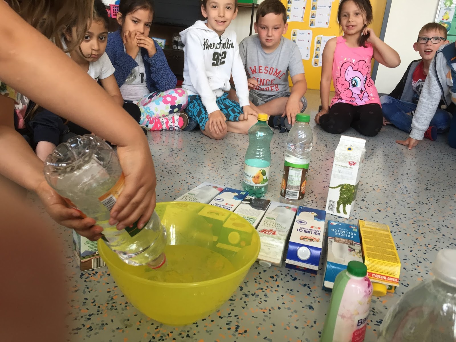 Willkommen am Blog der Klasse mit Herz! Wie viel ist 1 Liter?