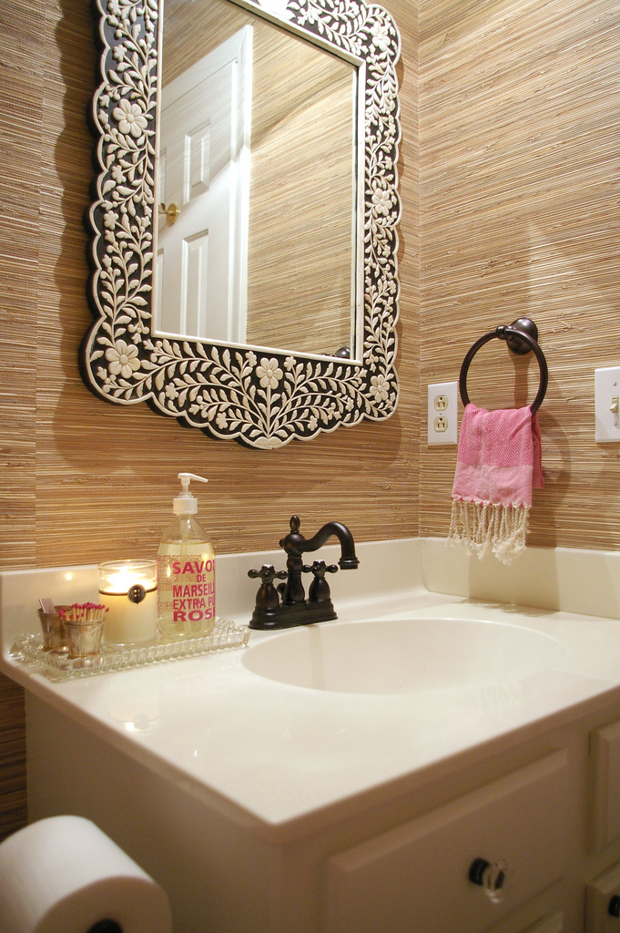 once.daily.chic Cute bathroom makeover & a smart idea!