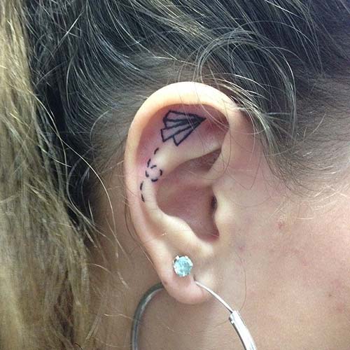 kulak içi kağıt uçak dövmesi inner ear paper plane tattoo kulak içi kağıt uçak dövmesi inner ear paper plane tattoo