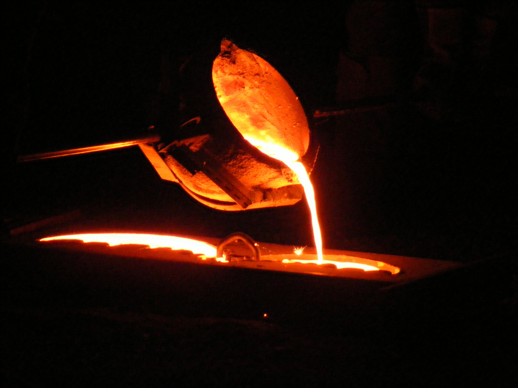 working the cast iron - Χυτευση
