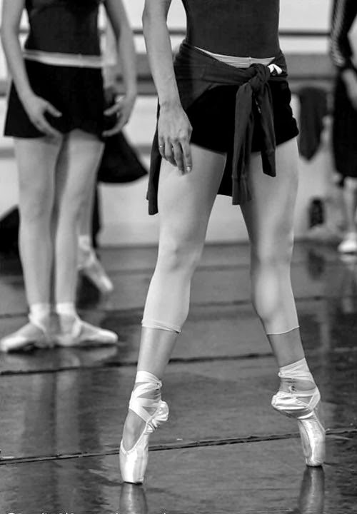 AT THE BARRE LIFESTYLE New class Adult ballet Pointe Class