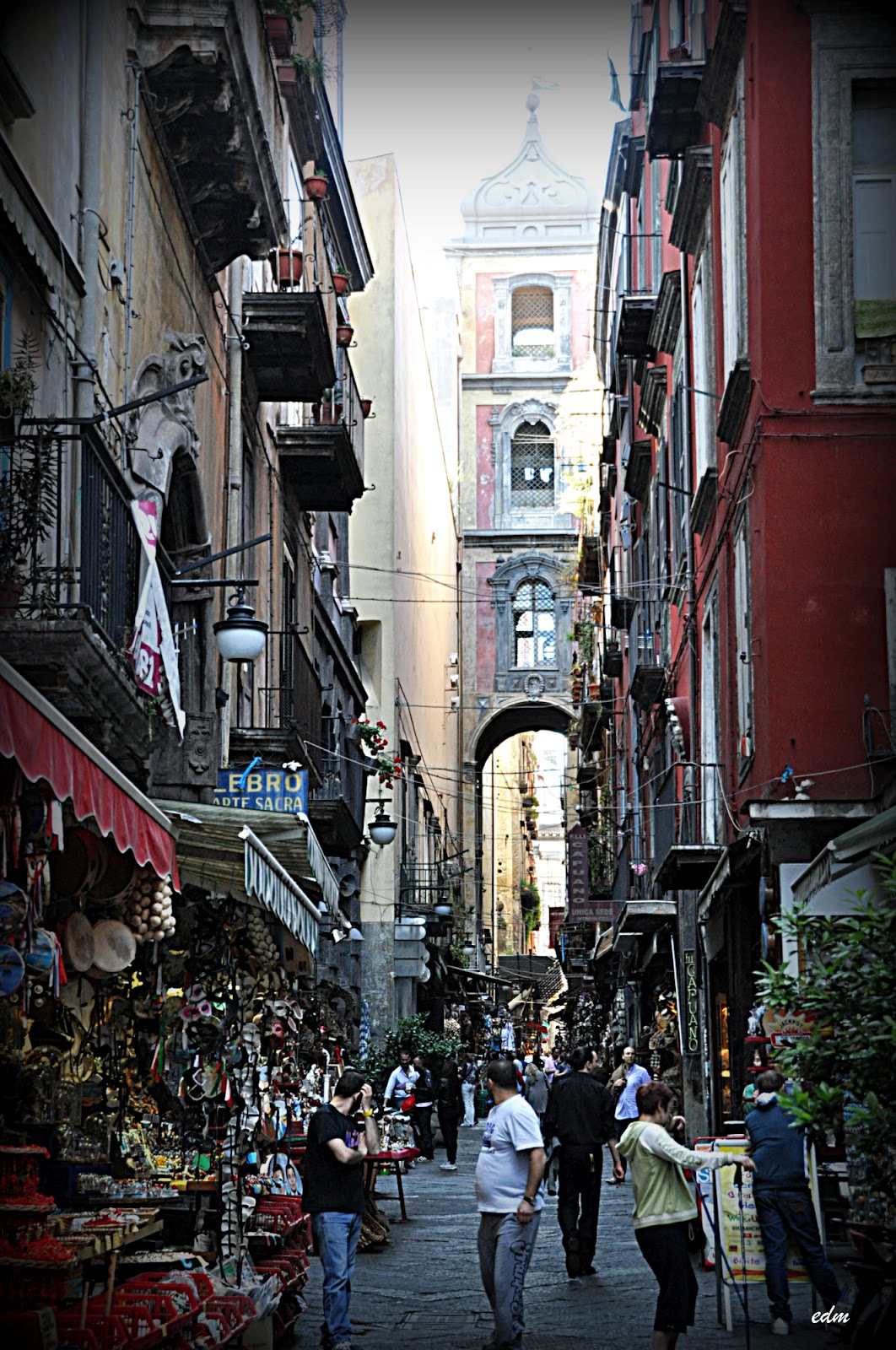 photo friends gallery Napoli,via San Gregorio
