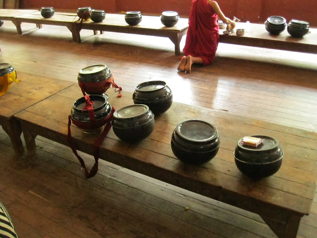 Myanmar : The Land of Many Pagodas Myanmar : The Land of Many Pagodas