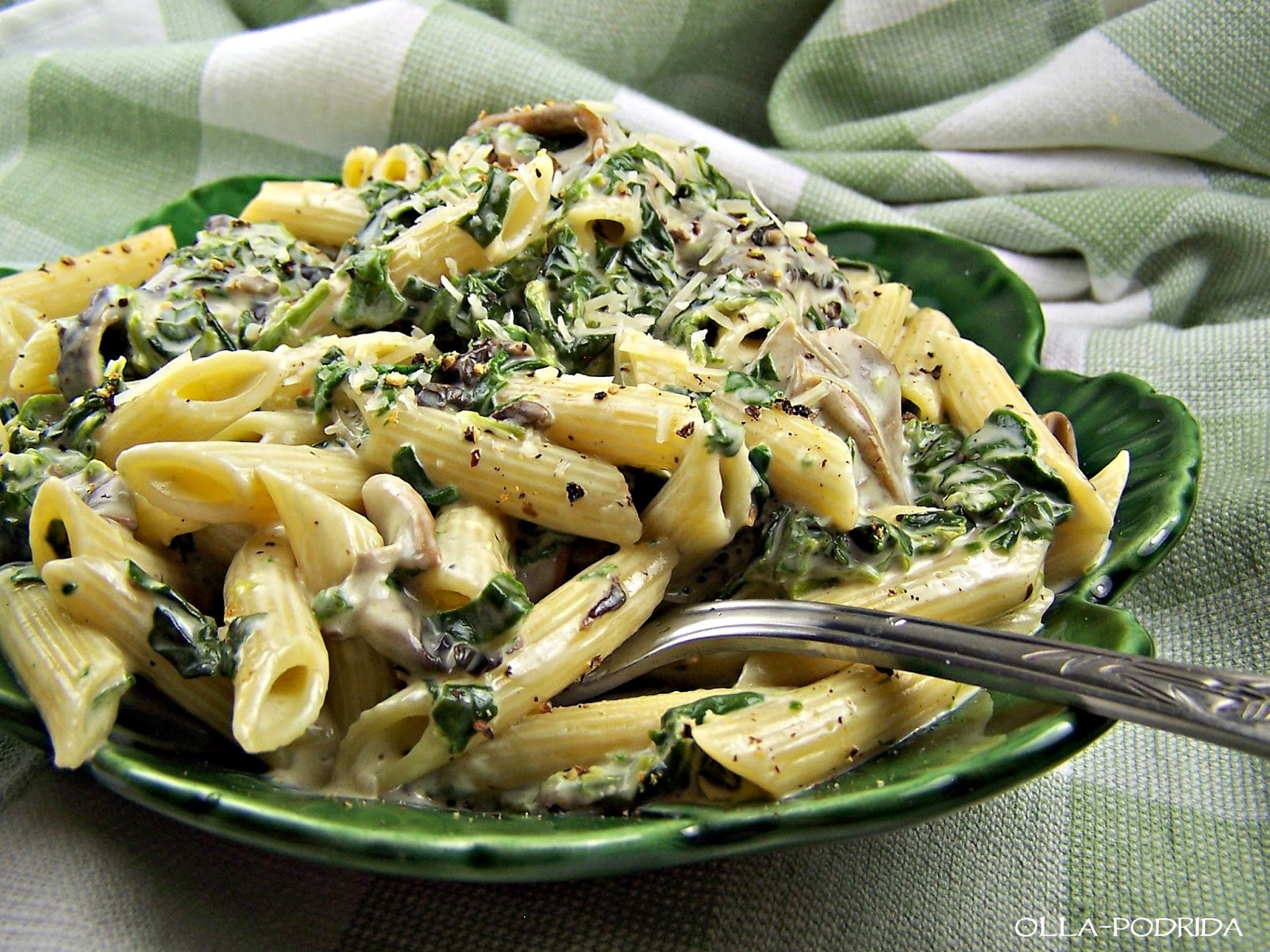 OllaPodrida Penne with Mushroom & Spinach Alfredo