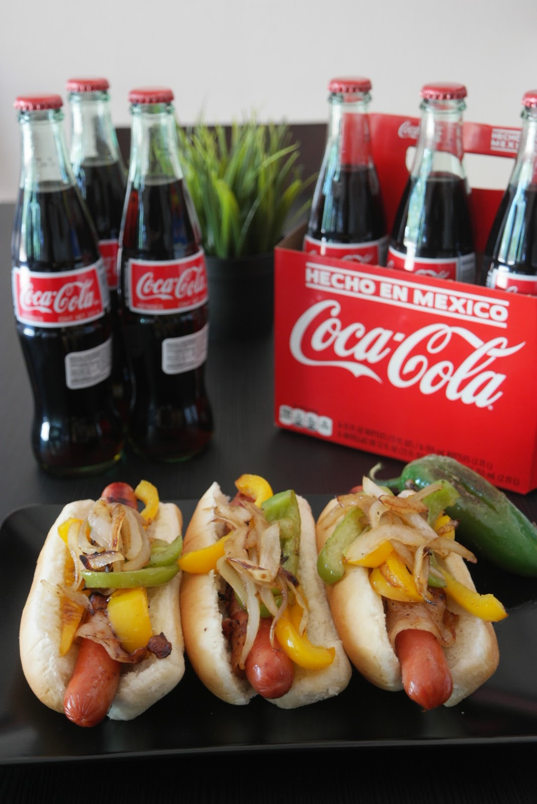 Easy Mexican Street Style Hot Dogs & CocaCola de Mexico 5 Eyeliners