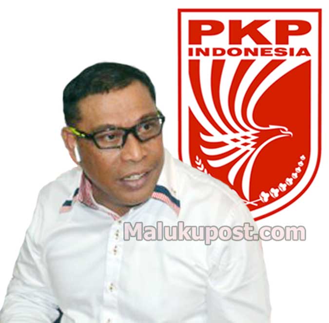 PKPI Rekomendasi Murad Ismael Ikut Pilkada Maluku Ambon, Malukupost.com - Dewan Pimpinan Nasional (DPN) Partai Keadilan dan Persatuan Indonesia (PKPI) memberikan rekomendasi dukungan kepada Komandan Korps Brimob Irjen Pol. Murad Ismael sebagai bakal calon Gubernur Maluku untuk mengikuti Pilkada pada 27 Juni 2018. Ketua Tim Sukses Murad Ismael, Sam Latuconsina, Minggu (22/10), mengatakan rekomendasi dukungan itu diserahkan Sekjen DPN PKPI, Imam Anshori, kepada Murad di Jakarta pada 22 Oktober 2017. Rekomendasi dukungan dengan No. 152/DPN PKP IND/IX/2017 tertanggal 29 September 2017 itu menindaklanjuti surat DPP PKPI Maluku No.90/DPP PKP IND - MAL/P/2017 tertanggal 19 Agustus 2017.