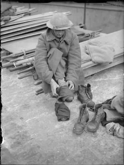 31 May 1940 worldwartwo.filminspector.com BEF trooper