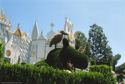 Disneyland Topiary topiaries Small Word rhino bird