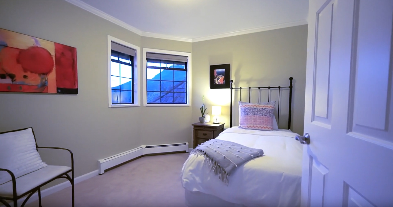 17 Photos vs. 5467 Monte Bre Crescent, West Vancouver vs. Home Interior Design Tour