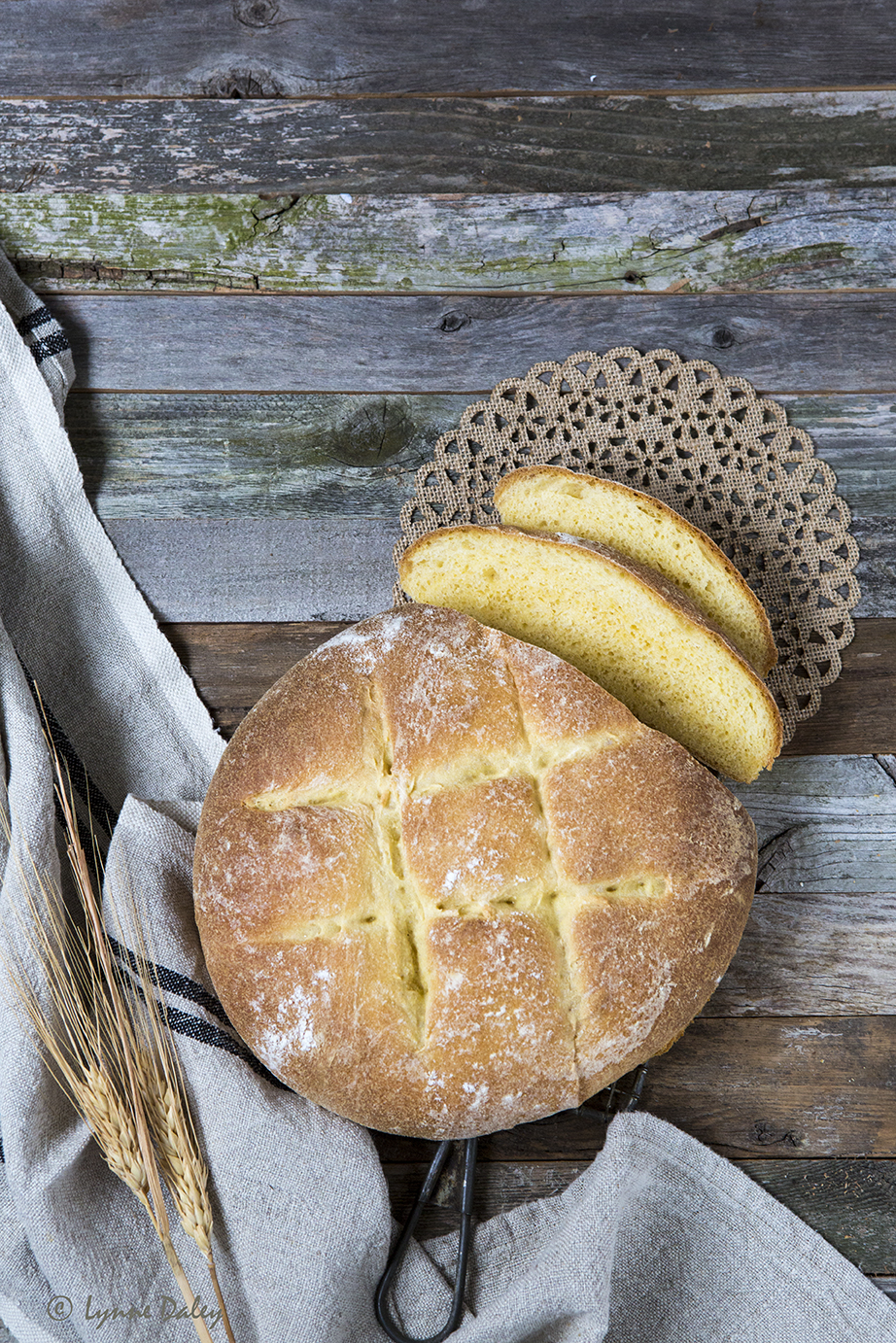 Cafe Lynnylu: Broa de Milho (Portuguese Cornbread) We Knead to Bake #36