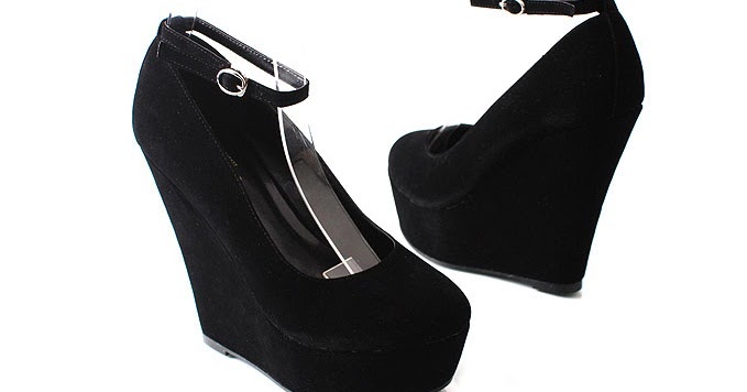 Motte Preorder: The Mary-Jane Wedge