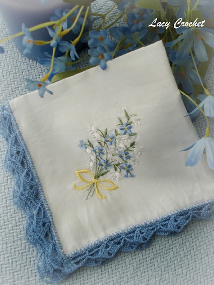 handkerchief with crochet lace