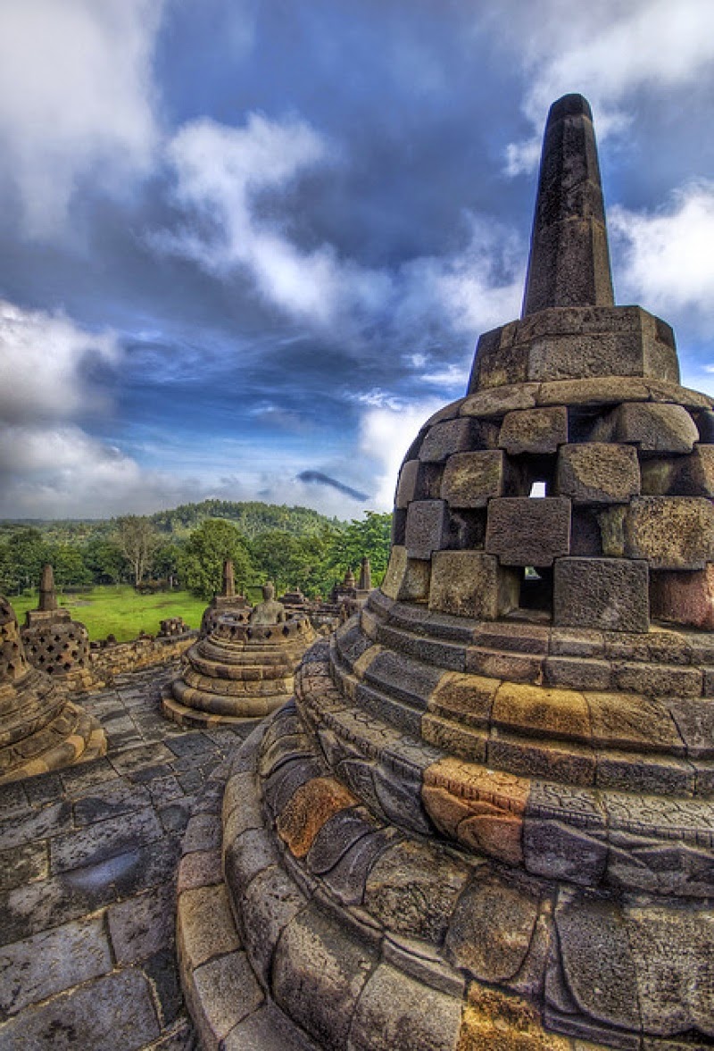 10 Places You Shouldn't Miss in Indonesia | The Buddhistic temple of Borobudur, Indonesia 10 Places You Shouldn't Miss in Indonesia | The Buddhistic temple of Borobudur, Indonesia