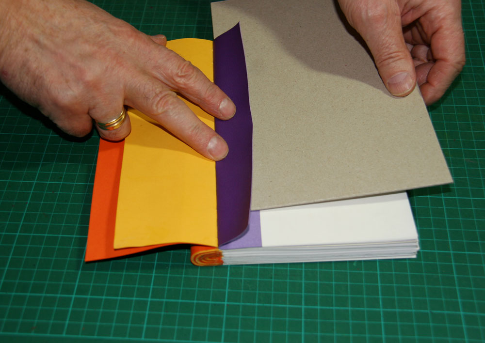 reino artesanal ONION SKIN BINDING ENCUADERNACIÓN DE PIEL DE CEBOLLA