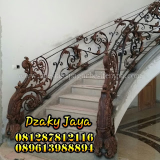 Railing Tangga Mewah Klasik Model Railing Tangga Mewah Klasik untuk Rumah