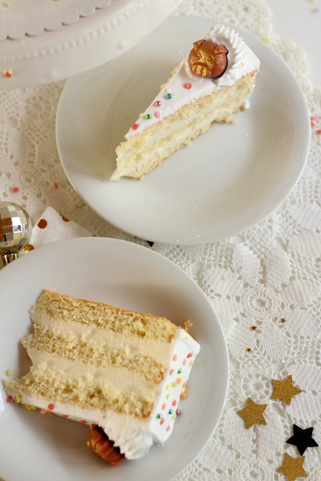 Super leckere Silvester Torte mit Sektcreme - Rezept und Video von Sugarprincess | SCCC 2019: Türchen Nr. 22 | Gewinnspiel Super leckere Silvester Torte mit Sektcreme - Rezept und Video von Sugarprincess | SCCC 2019: Türchen Nr. 22 | Gewinnspiel