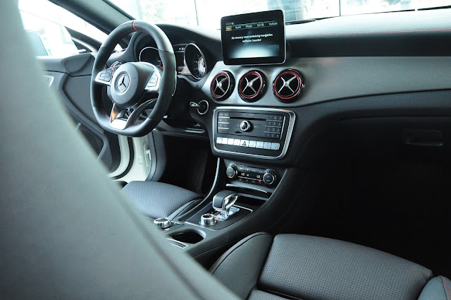 Bảng taplo Mercedes AMG CLA 45 4MATIC 2019 Bảng taplo Mercedes AMG CLA 45 4MATIC 2019 thiết kế thể thao