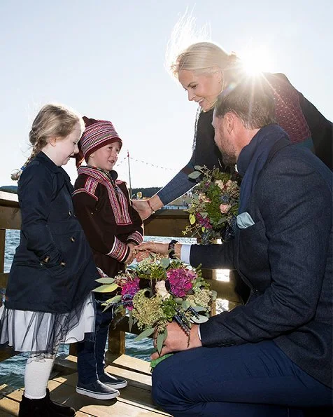 Prince Haakon and Princess Mette-Marit visited Fosnes and Flatanger municipality, Storfjellet hill. HNoMY Norge Royal Yacht. Syrian refugees