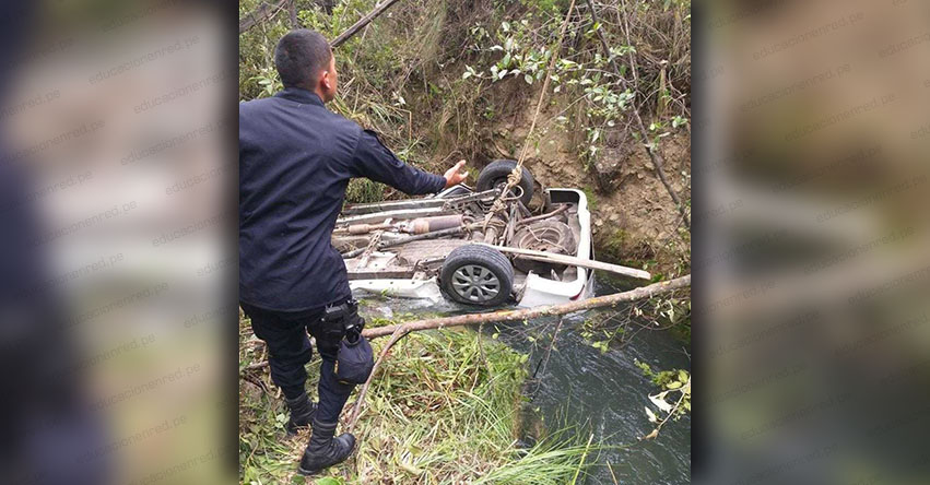 Despiste de camioneta deja un docente fallecido y una desaparecida en la provincia de Sihuas - Áncash Despiste de camioneta deja un docente fallecido y una desaparecida en la provincia de Sihuas - Áncash