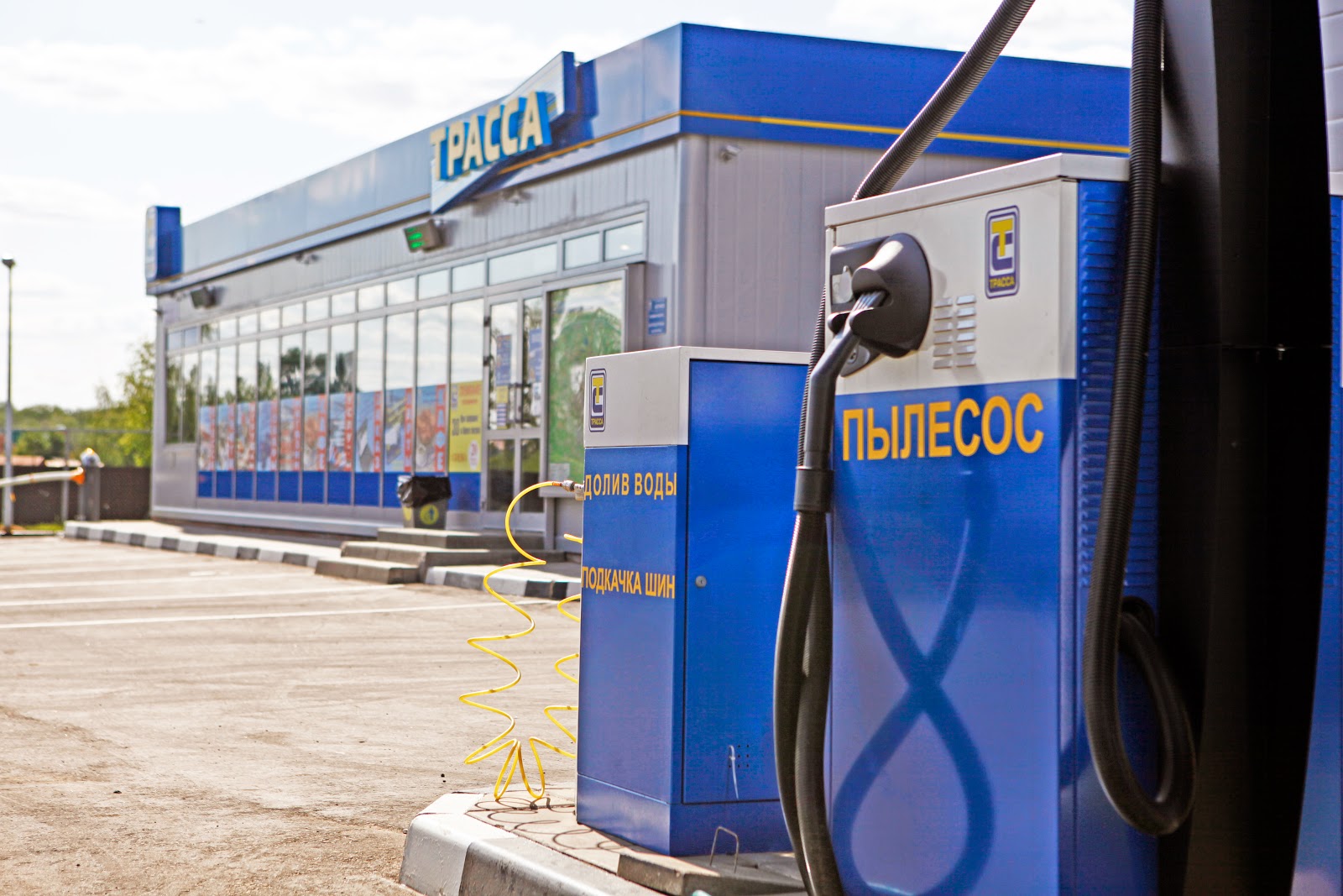 Азс трасса щелково. Азс трасса логотип. Азс трасса малышево центральная 80. Евротранс трасса. Заправщик азс.