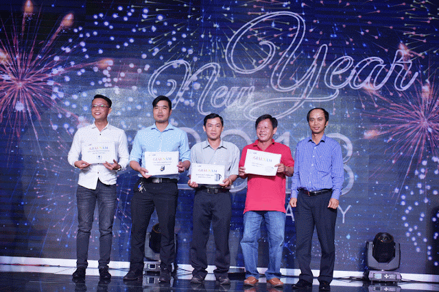 Tiệc tất niên Toyota Hùng Vương 2017 ảnh 20 Tiec tat nien Toyota Hung Vuong 2017 anh 20